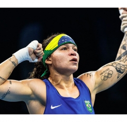 Bia Ferreira atropela italiana e vai à final do Mundial Feminino de Boxe