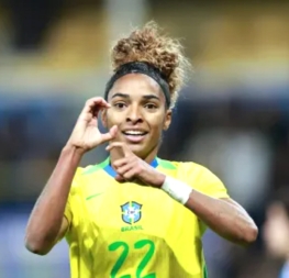 Seleção feminina de futebol do Brasil mantém hegemonia contra a Itália com vitória por 1 a 0